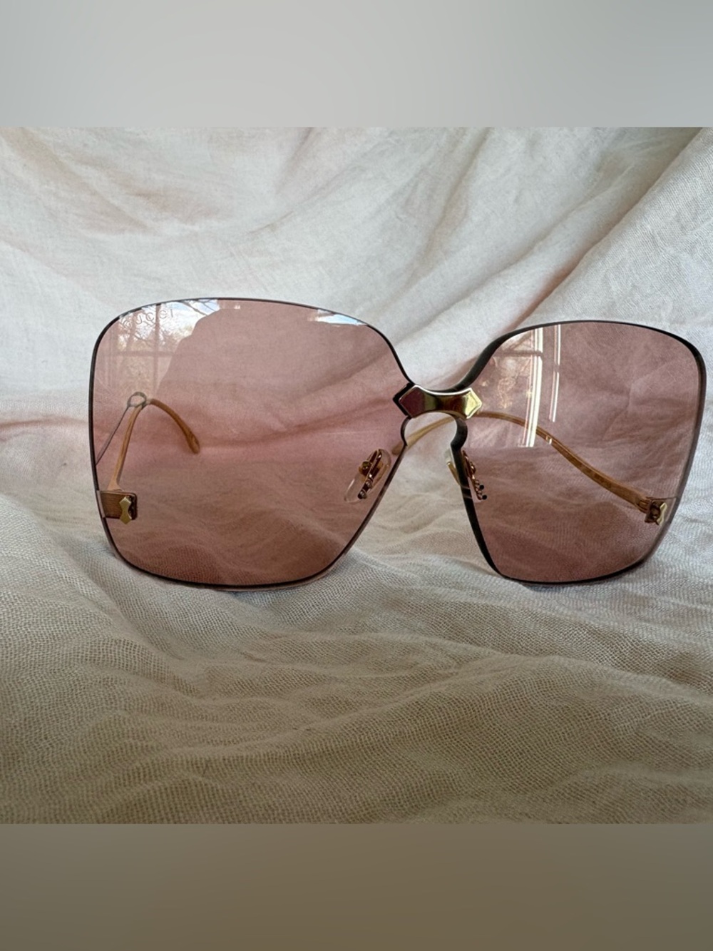 Gucci Pink Oversized Sunglasses with Rimless Design